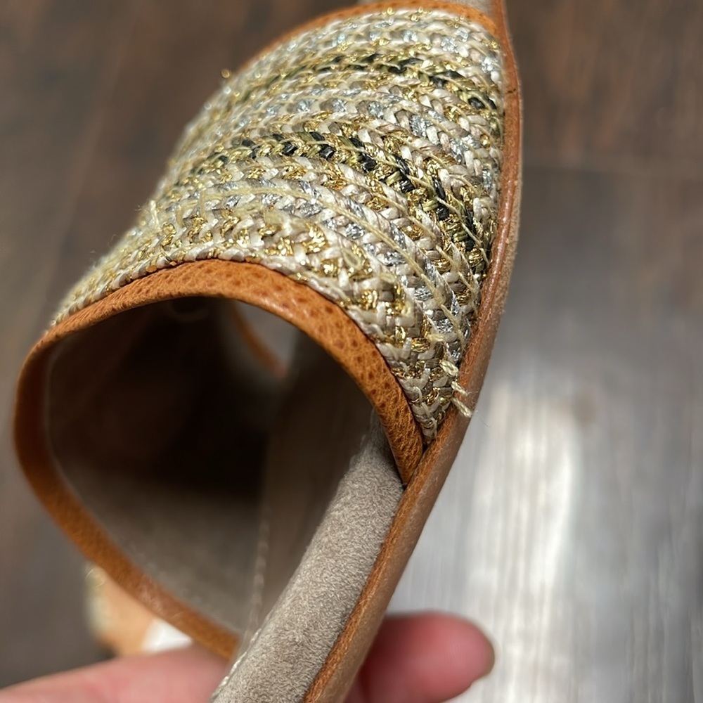 Eric Javits Tan and Gold Woven Slide Sandals - Picture 11 of 12